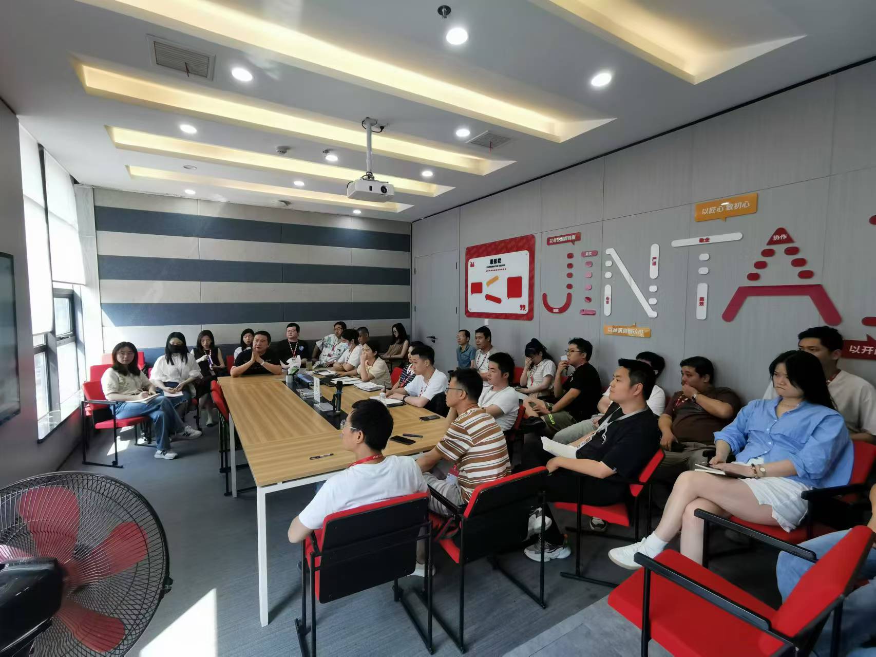 工程資料培訓(xùn):打造更專業(yè)高效的公裝團(tuán)隊(duì)(圖2) 工程資料培訓(xùn):打造更專業(yè)高效的公裝團(tuán)隊(duì)(圖2)